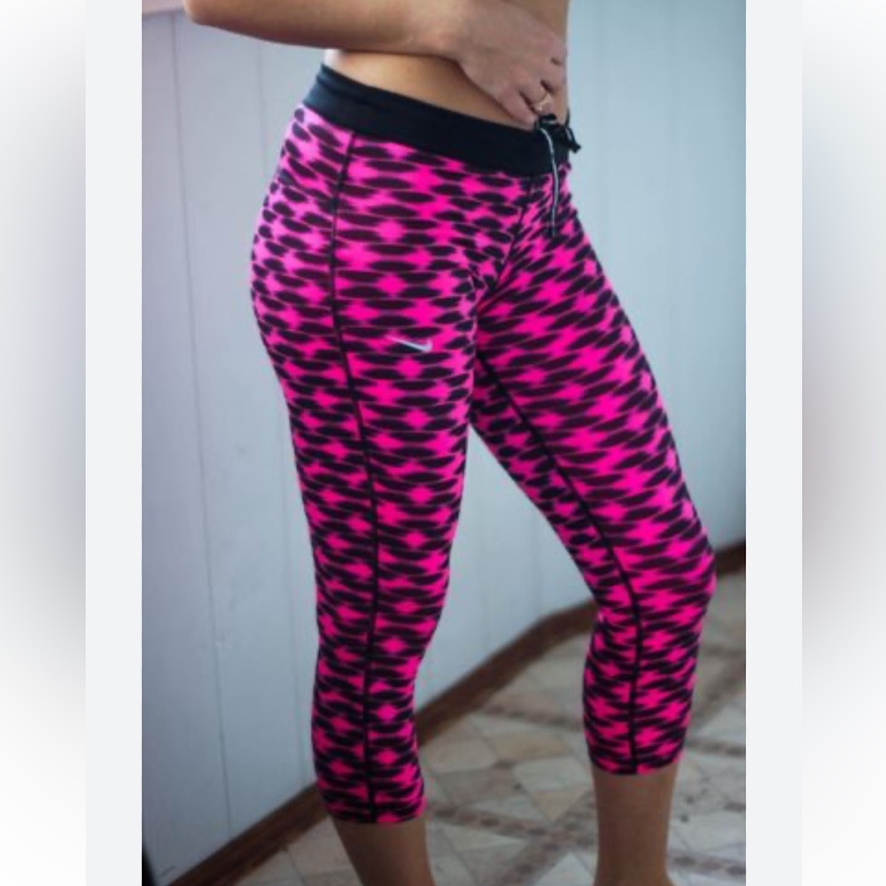 Nike Dri-Fit Run Fast Live Fearless Cropped Ankle Legging Relay Pink Medium
